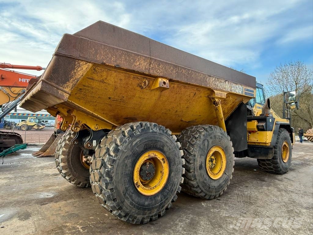 Komatsu HM 400-2 //BJ. 2008/13430/Klima/6X6/ Midjestyrd dumper