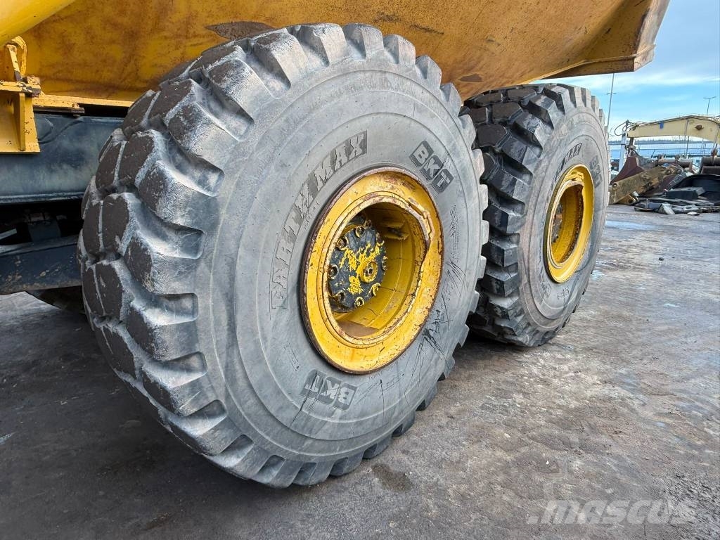 Komatsu HM 400-2 //BJ. 2008/13430/Klima/6X6/ Midjestyrd dumper