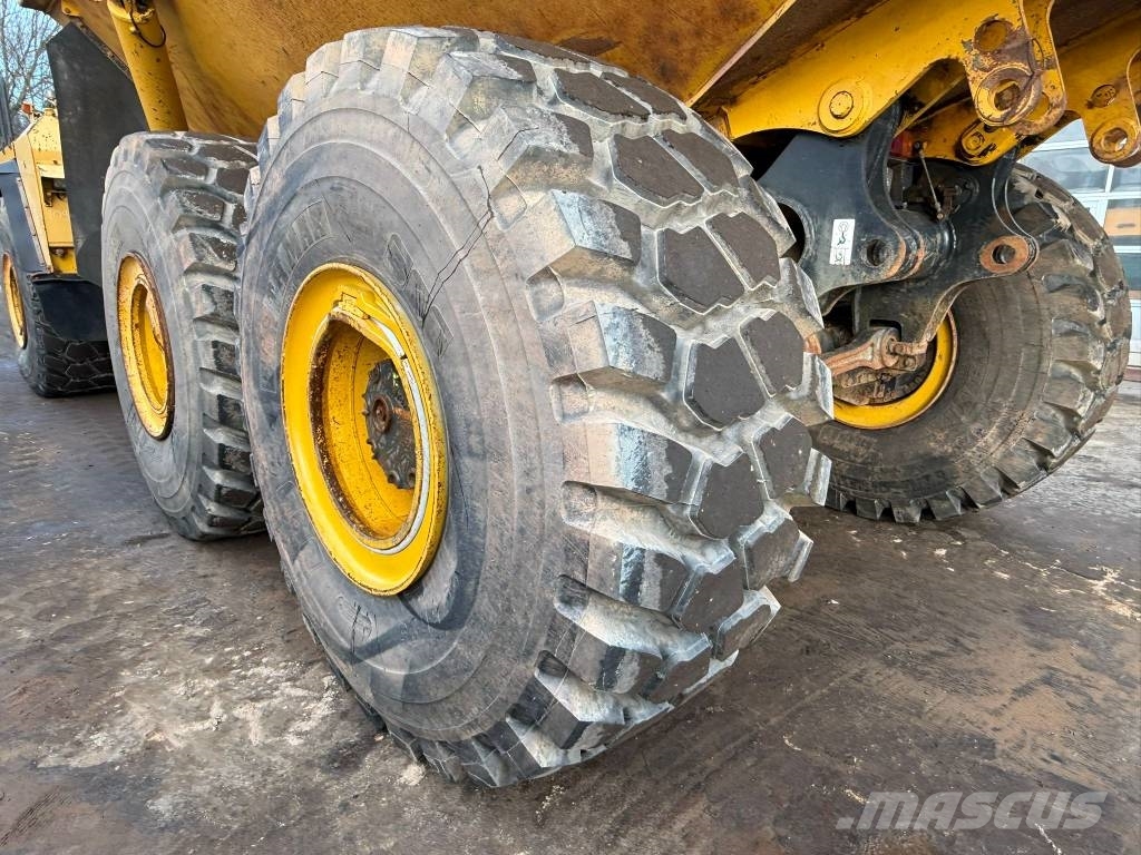 Komatsu HM 400-2 //BJ. 2008/13430/Klima/6X6/ Midjestyrd dumper