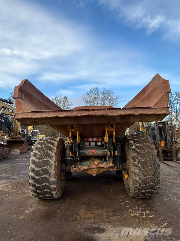 Komatsu HM 400-2 //BJ. 2008/13430/Klima/6X6/ Midjestyrd dumper