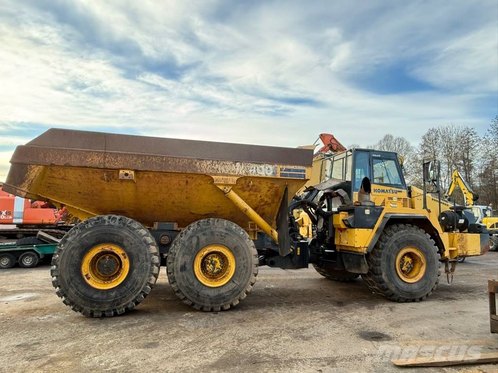 Komatsu HM 400-2 //BJ. 2008/13430/Klima/6X6/ Midjestyrd dumper