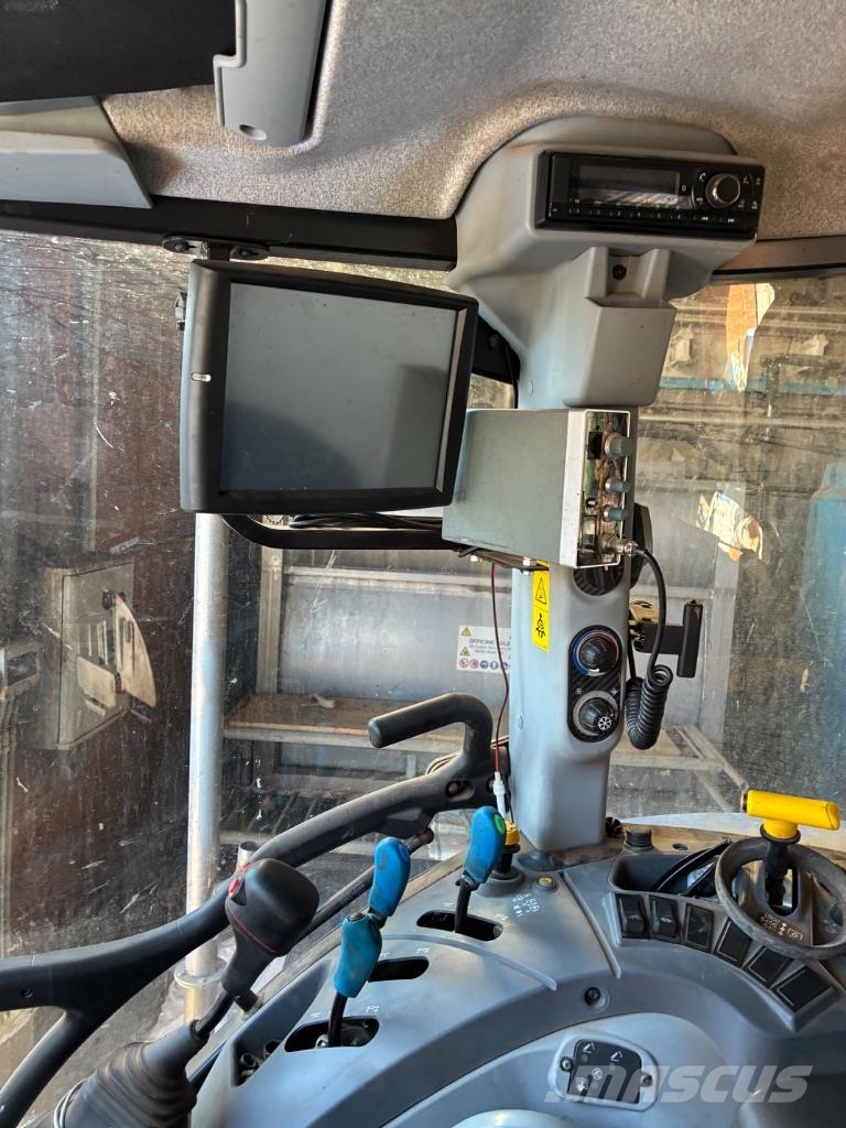 New Holland T5 100 Traktory