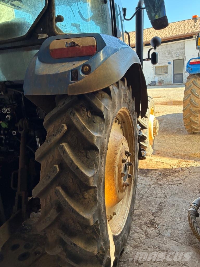 New Holland T5 100 Traktory