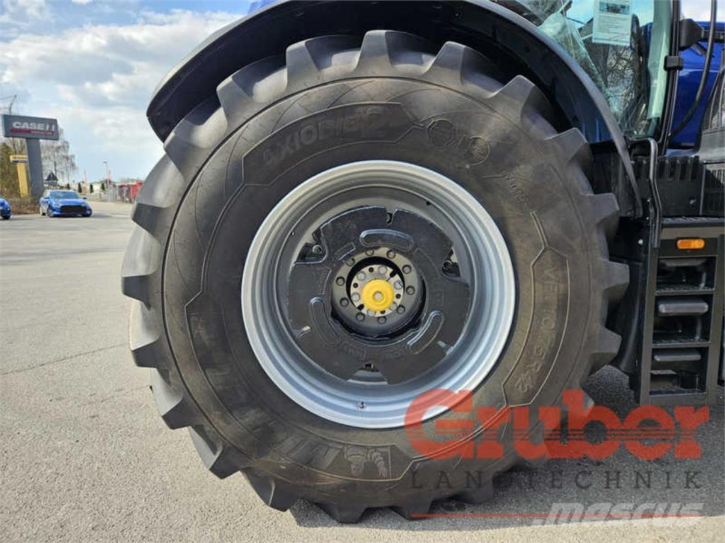 New Holland T7.315 Auto Command Tractors