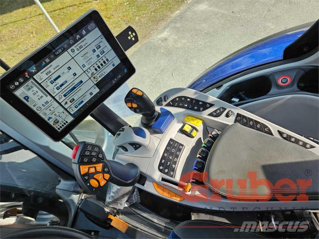 New Holland T7.315 Auto Command Tractors