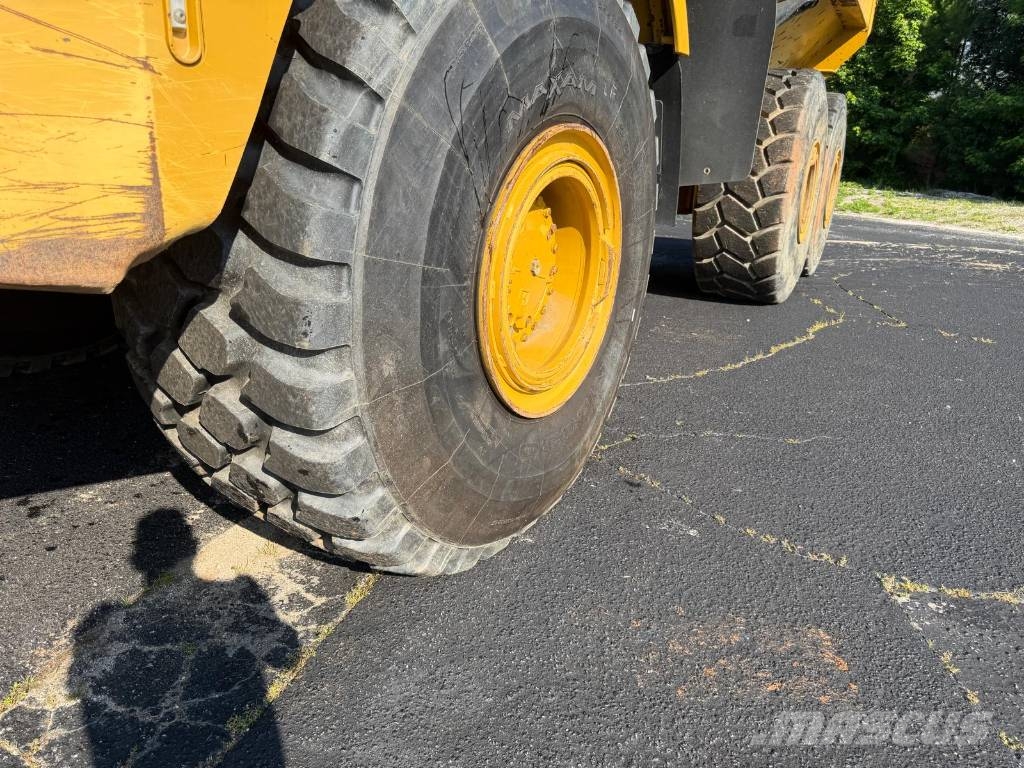 CAT 745 - LOCATED IN GREENVILLE, SC - USA Csuklósdömperek