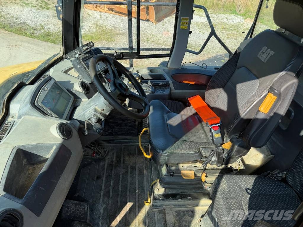 CAT 745 - LOCATED IN GREENVILLE, SC - USA Csuklósdömperek