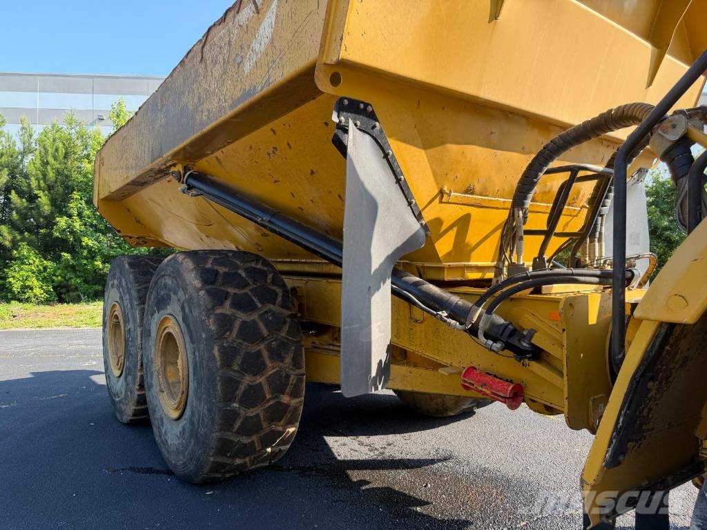 CAT 745 - LOCATED IN GREENVILLE, SC - USA Csuklósdömperek