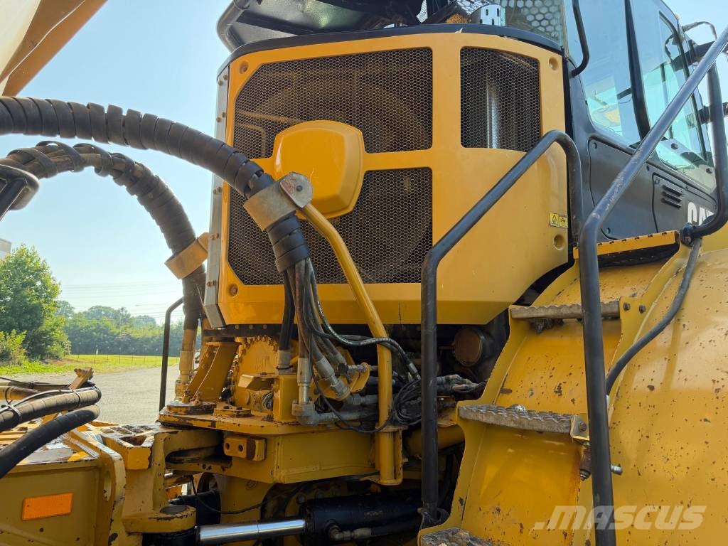 CAT 745 - LOCATED IN GREENVILLE, SC - USA Csuklósdömperek