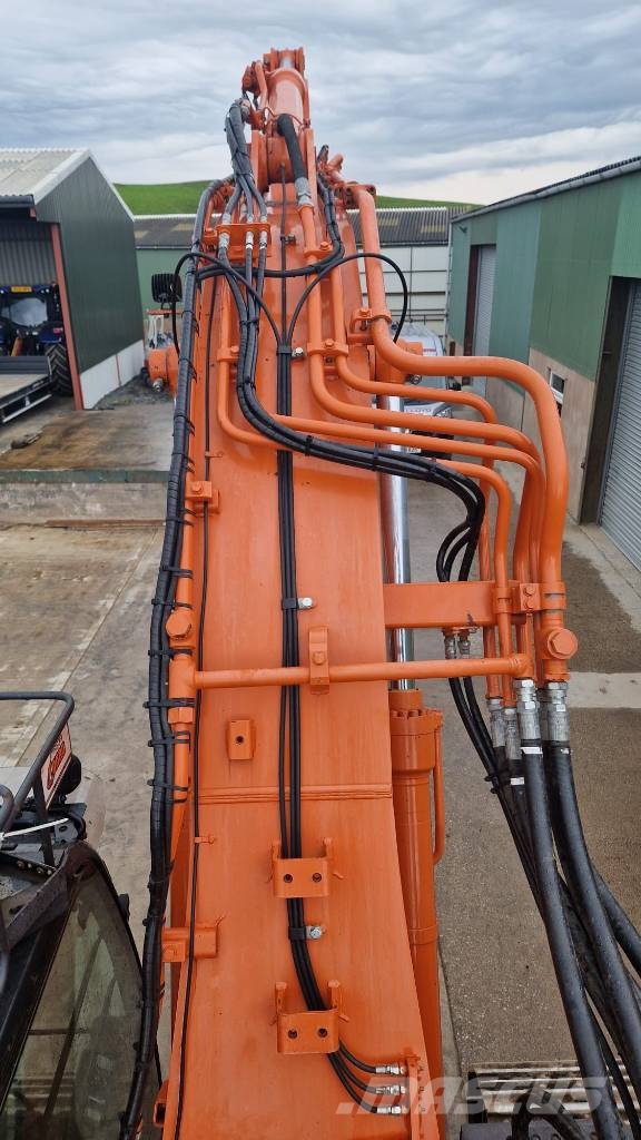 Hitachi Zaxis 225 USR LC Bageri guseničari