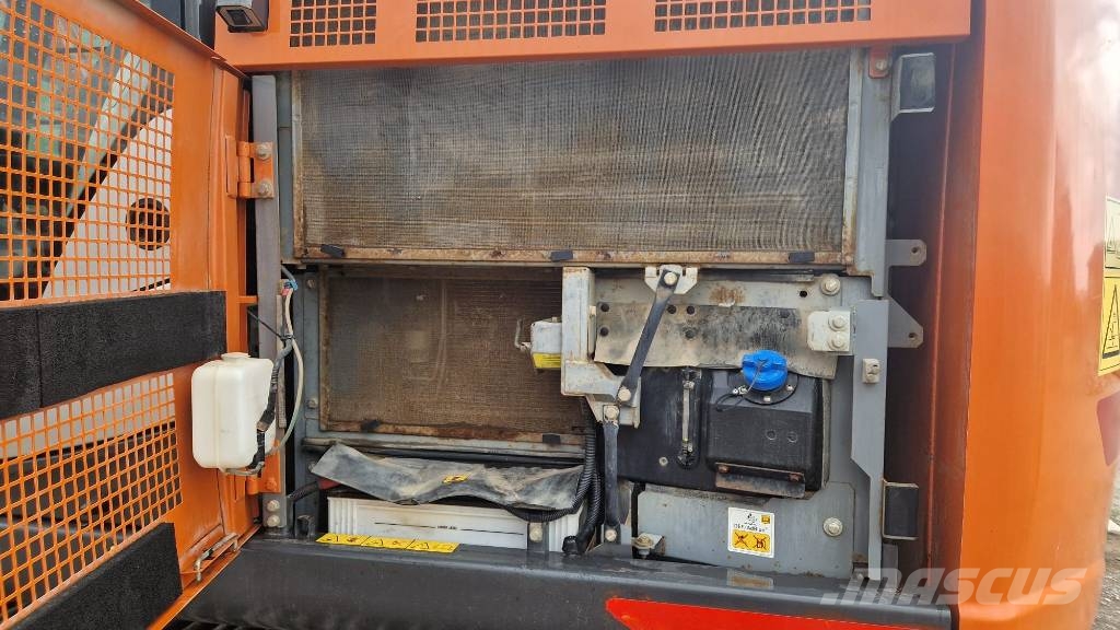 Hitachi Zaxis 225 USR LC Bageri guseničari
