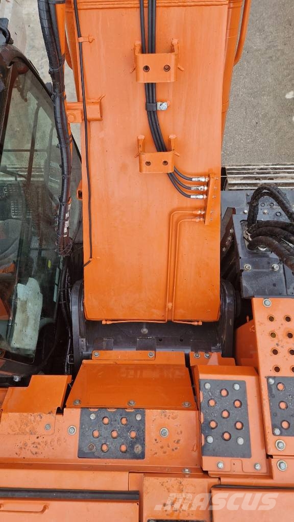 Hitachi Zaxis 225 USR LC Bageri guseničari