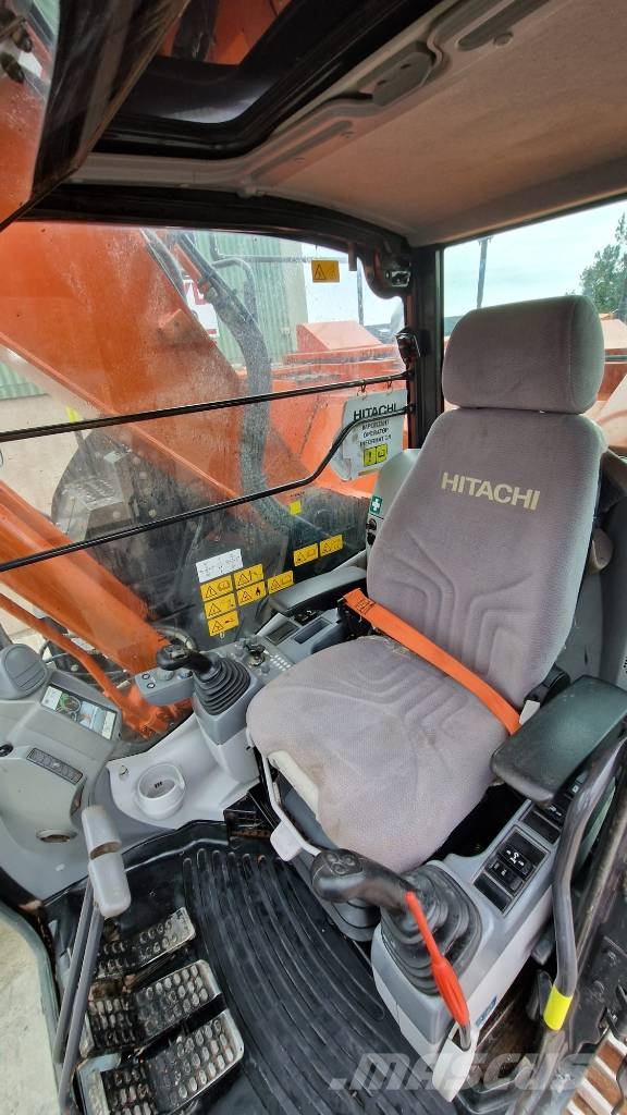Hitachi Zaxis 225 USR LC Bageri guseničari