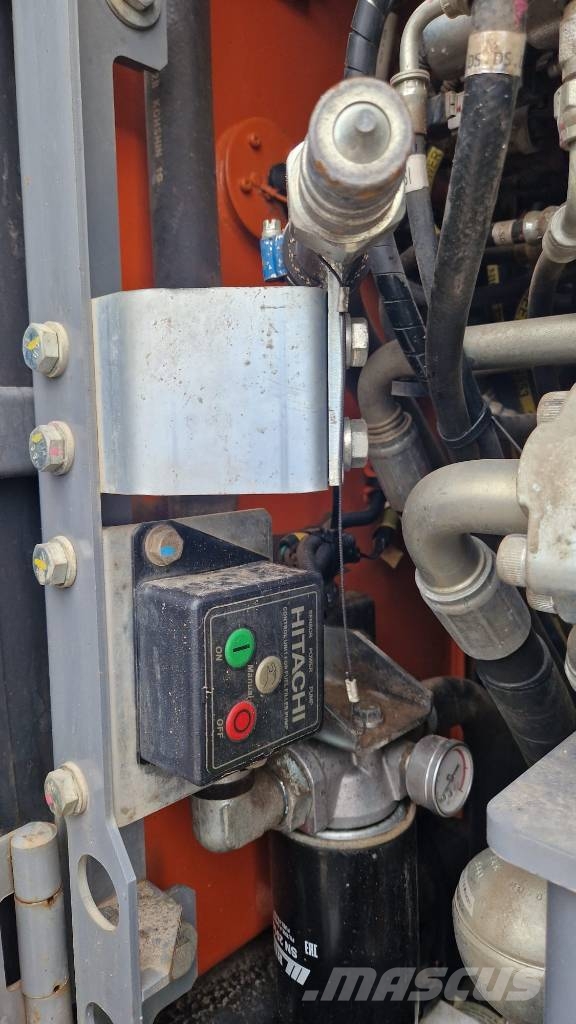 Hitachi Zaxis 225 USR LC Bageri guseničari