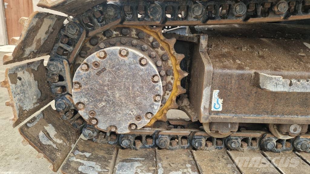 Hitachi Zaxis 225 USR LC Bageri guseničari