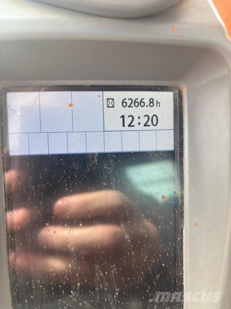 Hitachi Zaxis 225 USR LC Bageri guseničari