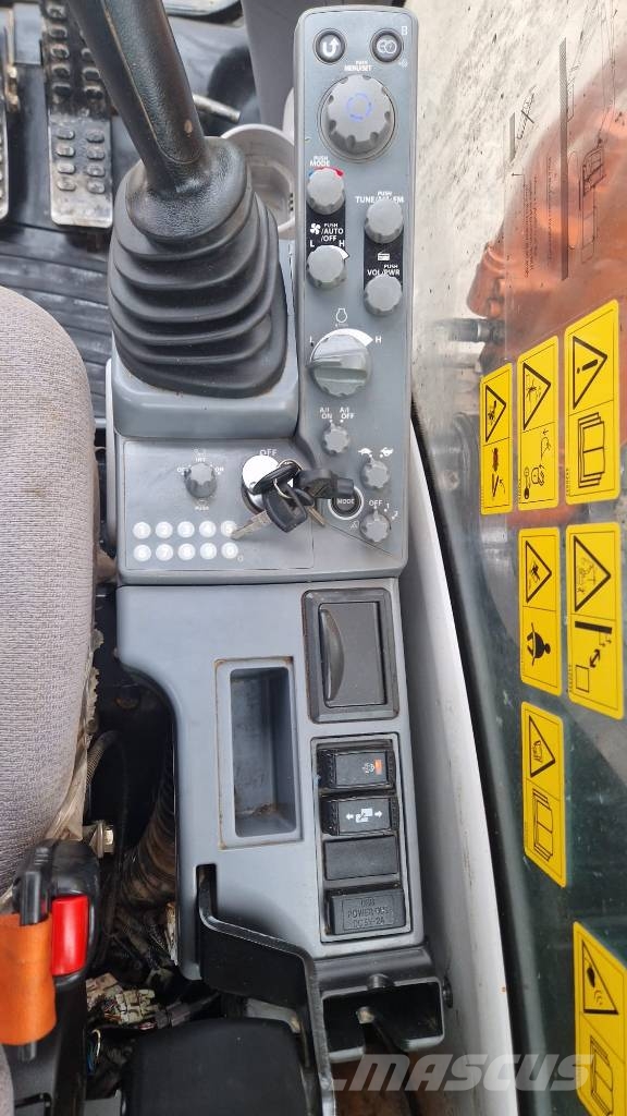 Hitachi Zaxis 225 USR LC Bageri guseničari