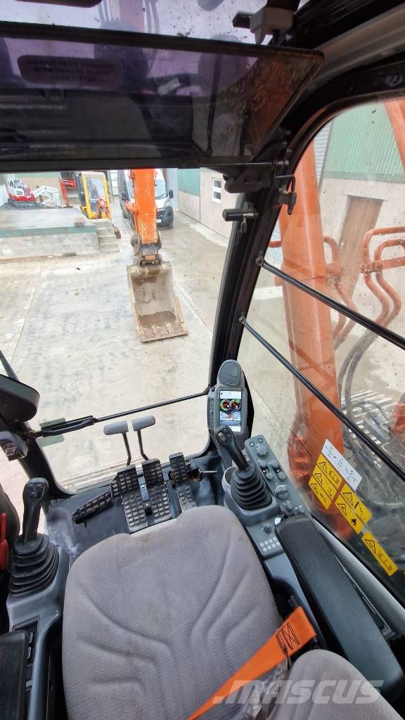 Hitachi Zaxis 225 USR LC Bageri guseničari