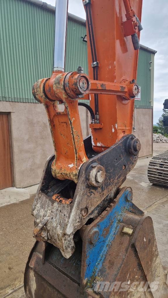 Hitachi Zaxis 225 USR LC Bageri guseničari