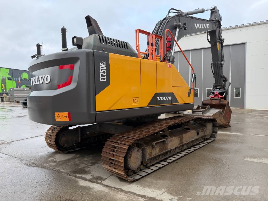 Volvo EC 250 EL Paletli ekskavatörler