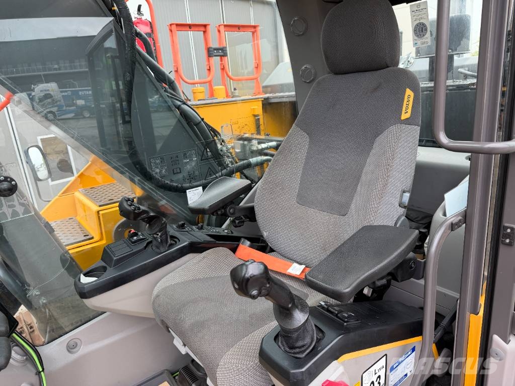 Volvo EC 250 EL Paletli ekskavatörler