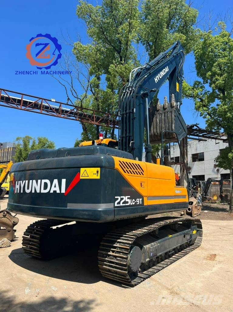 Hyundai Robex 225 LC-9S/22 ton/used حفارات زحافة