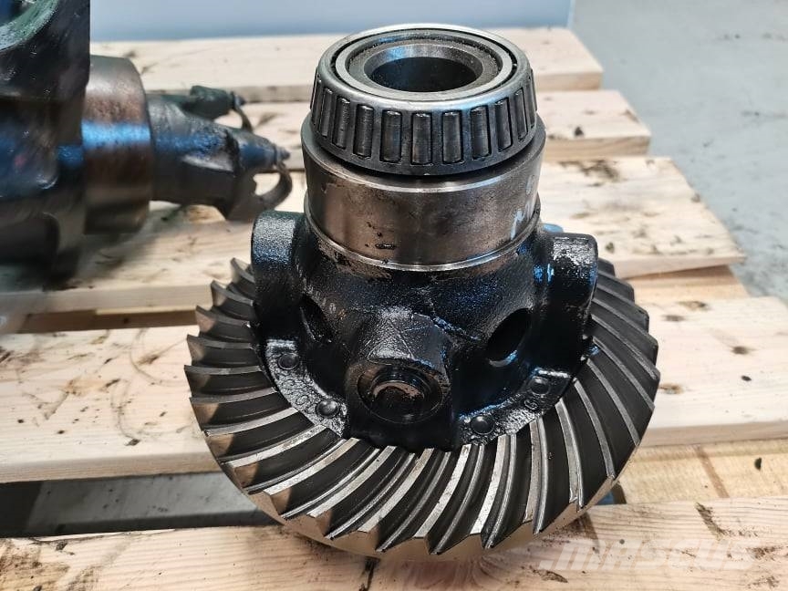 Manitou MT 1740 {Spicer 11X35} differential Axles