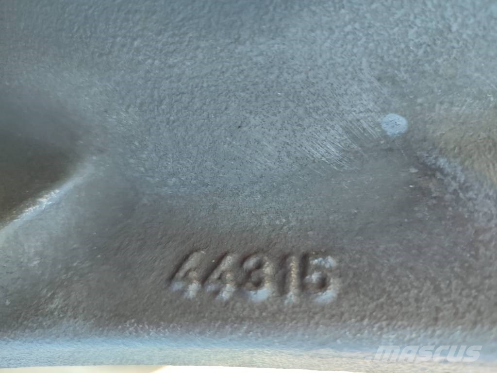 Drive axle 87491151 47698528 Steyr 6175 CVT Steyr 轴