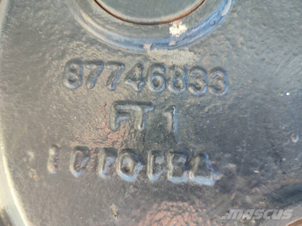 Drive axle 87491151 47698528 Steyr 6175 CVT Steyr 轴