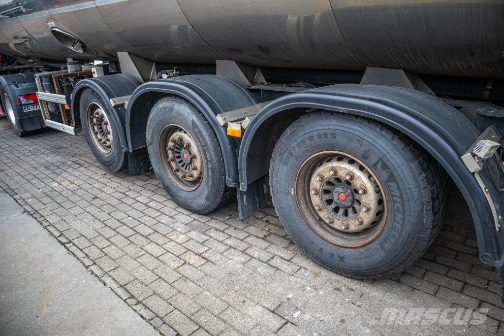 ETA CITERNE LAIT/MILCH/MILK 29000L Semi-trailer med Tank