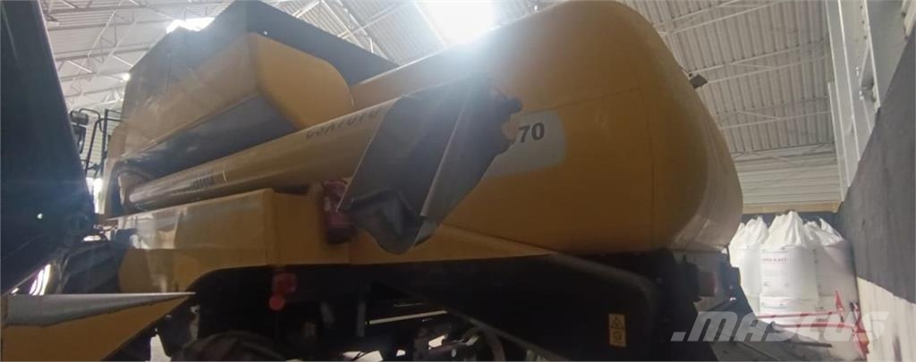 New Holland CSX7070 Mähdrescher