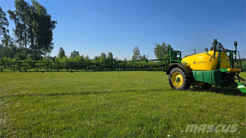 John Deere M740i 牽引型スプレイヤー