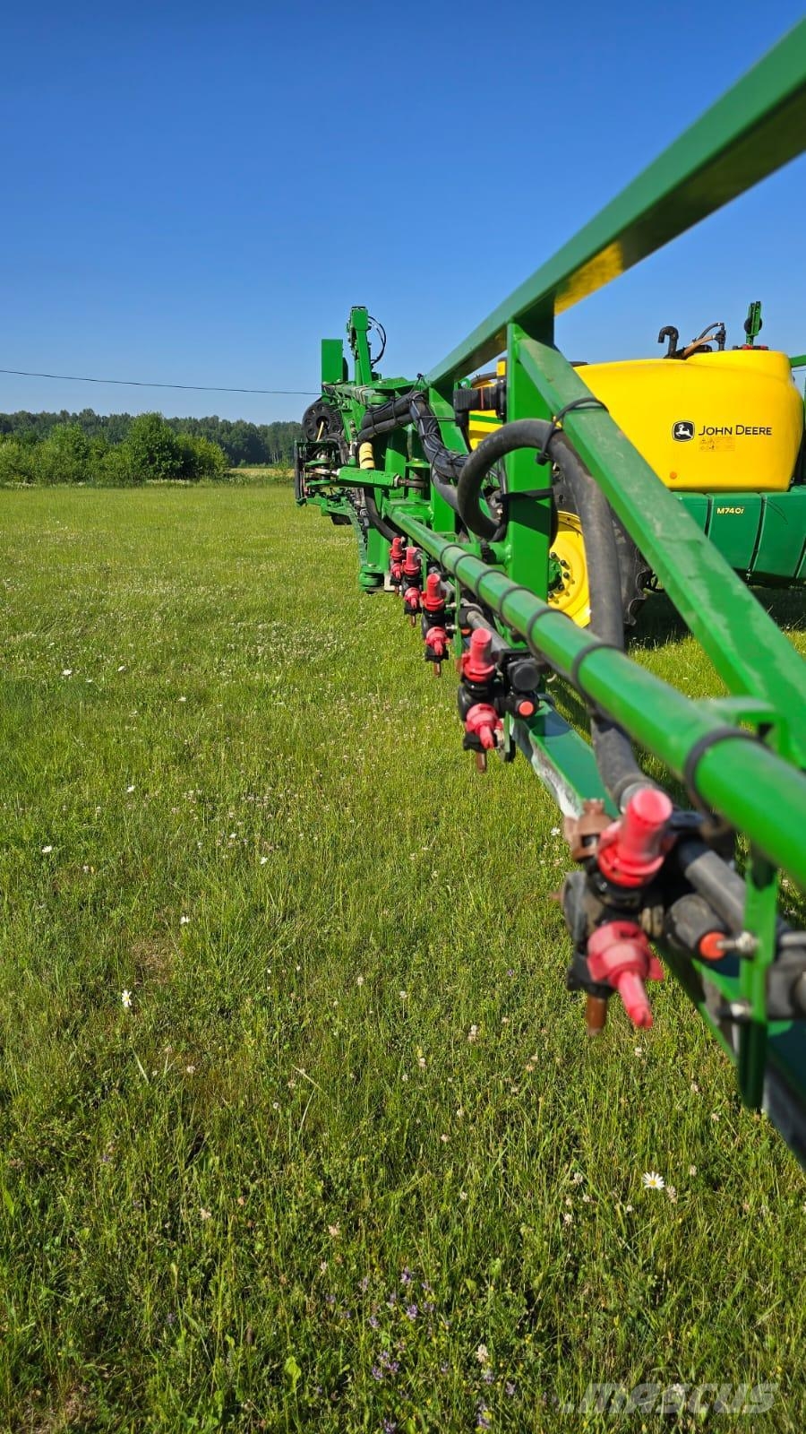John Deere M740i 牽引型スプレイヤー