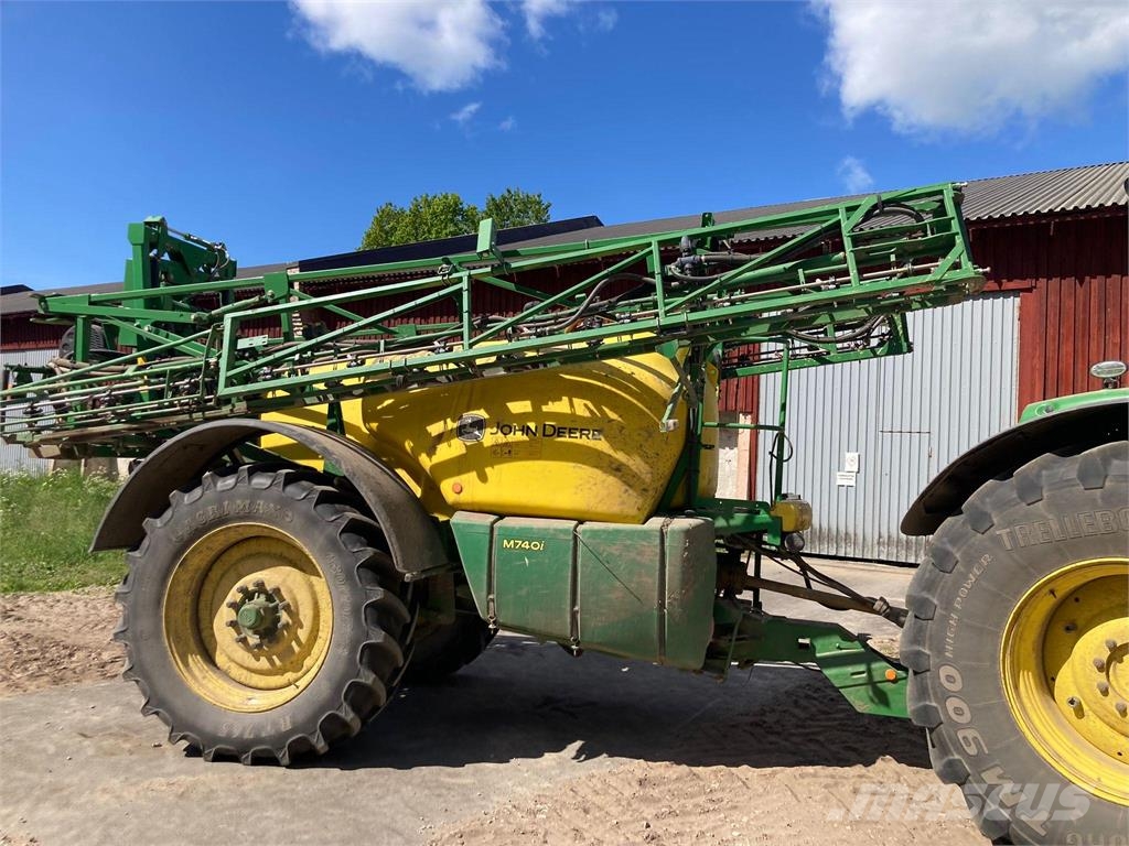 John Deere M740i 牽引型スプレイヤー