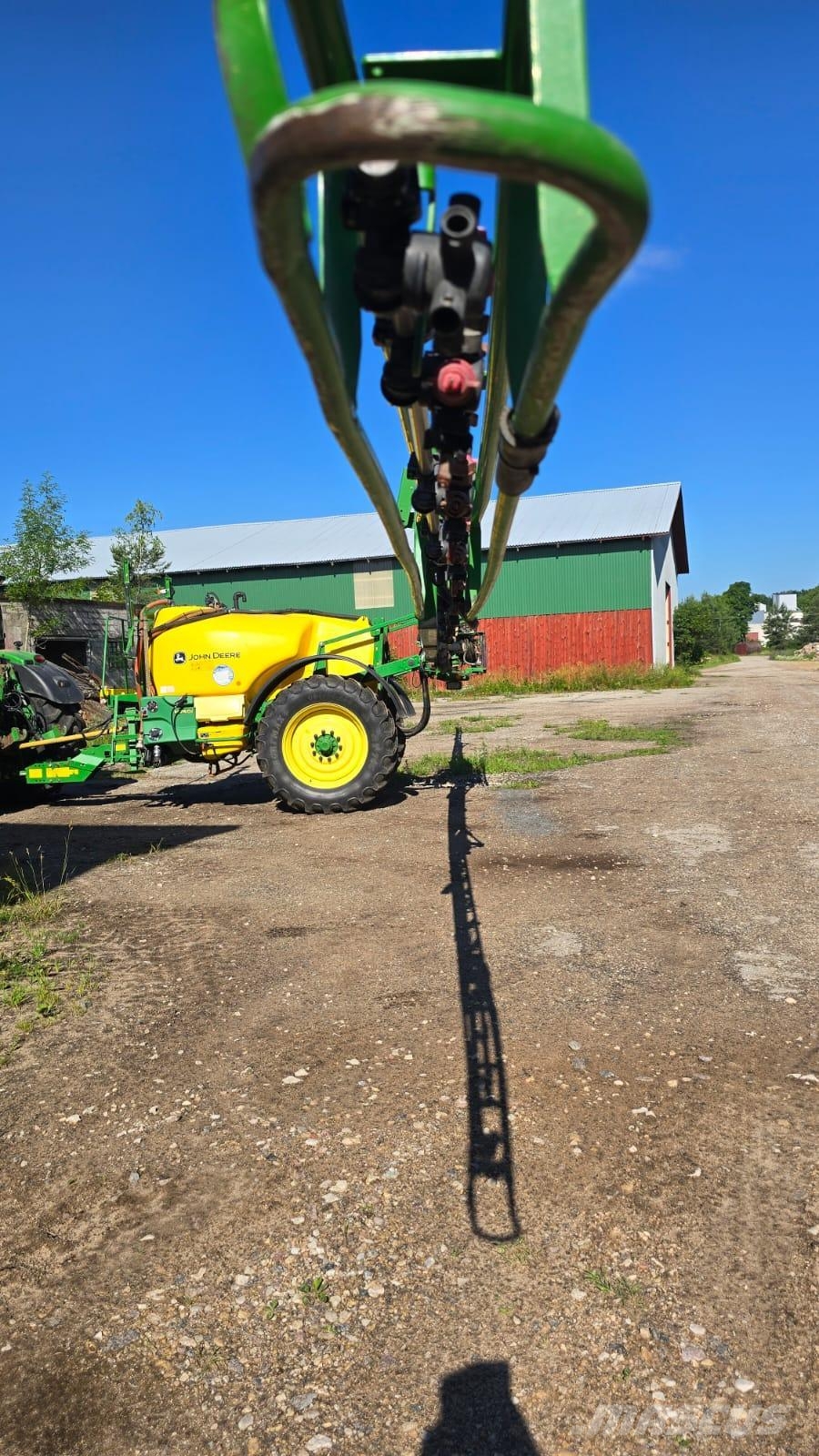 John Deere M740i 牽引型スプレイヤー