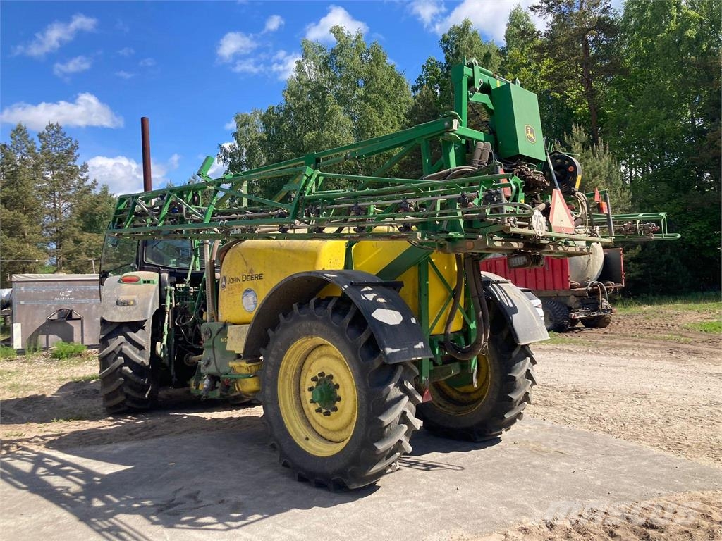 John Deere M740i 牽引型スプレイヤー