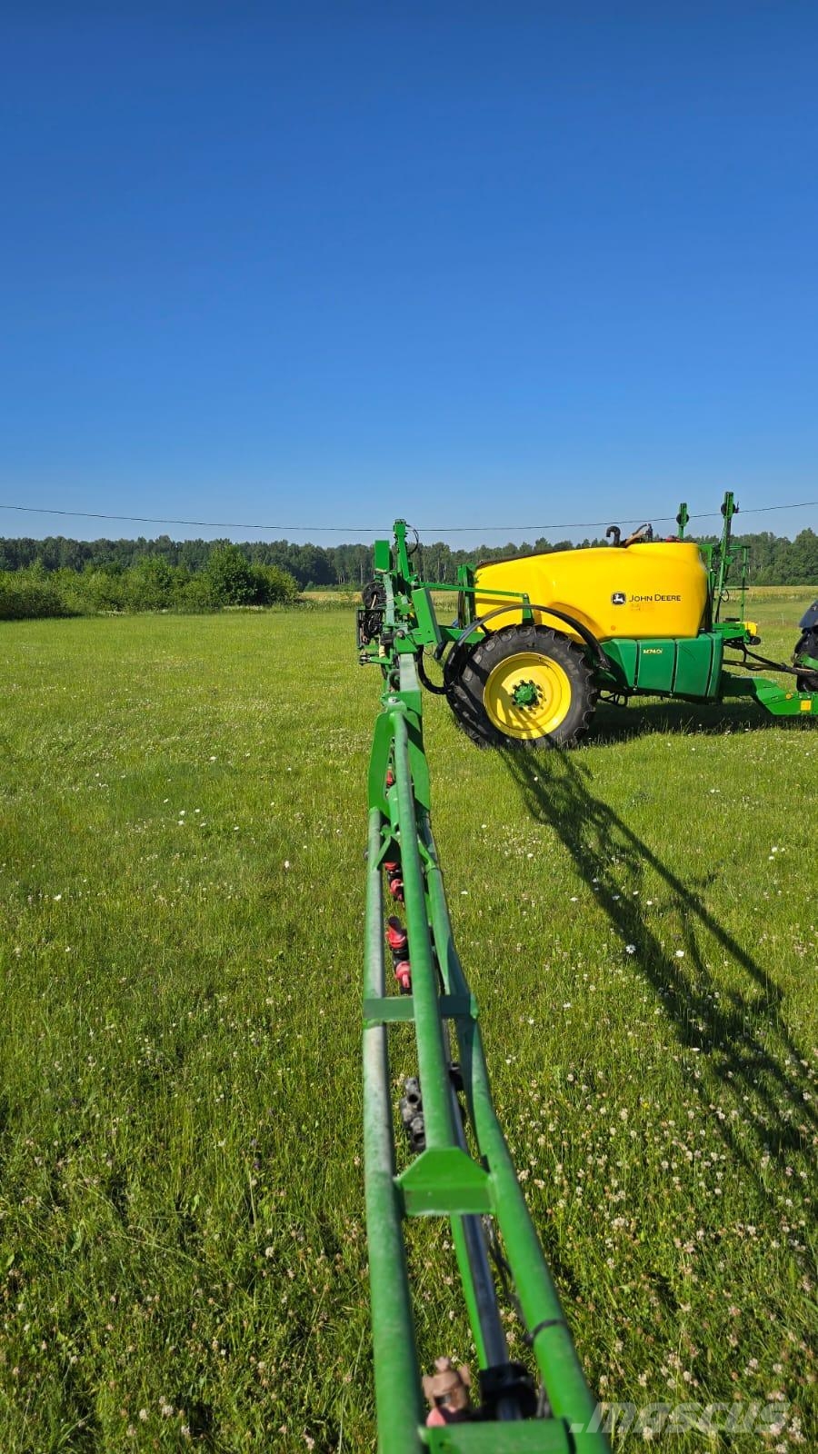 John Deere M740i 牽引型スプレイヤー