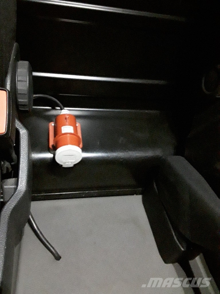 MAN TGE/3/180/KÜHLKASTENWAGEN/THERMO KING Temperatura controlada