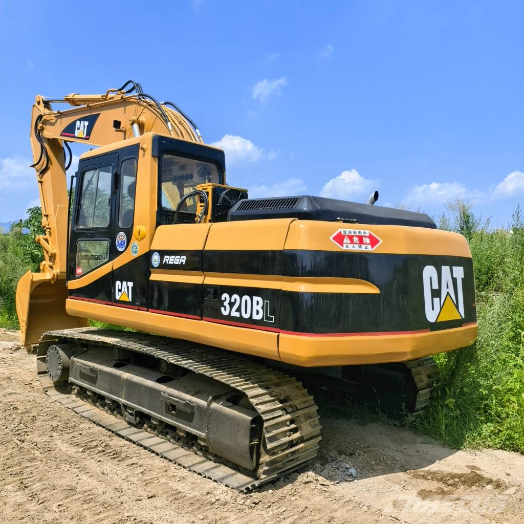 CAT 320 B L Vikšriniai ekskavatoriai