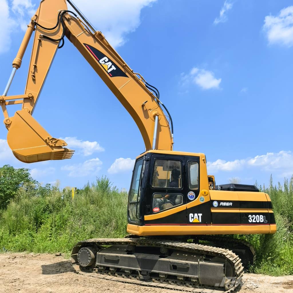 CAT 320 B L Vikšriniai ekskavatoriai