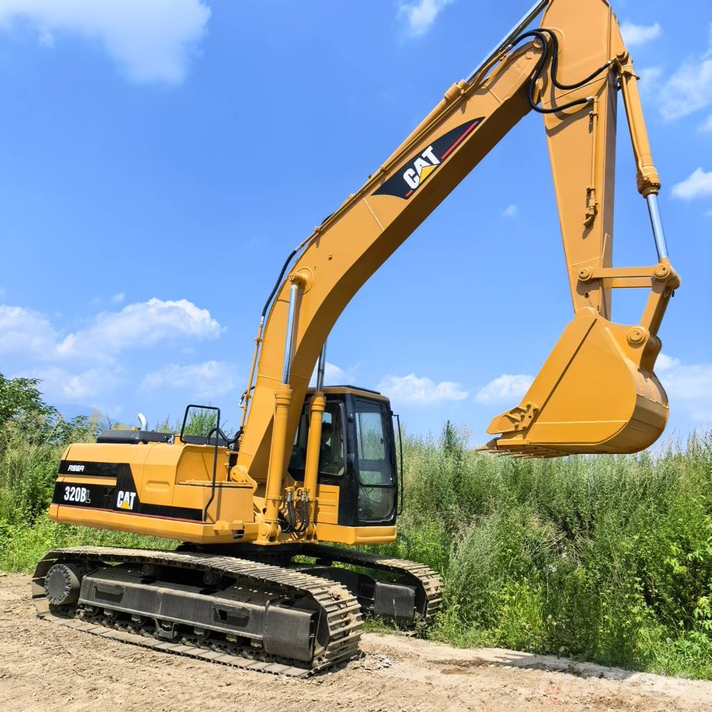 CAT 320 B L Vikšriniai ekskavatoriai