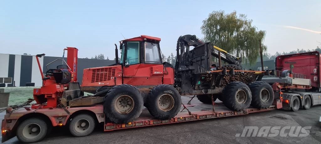 Valmet 890.2 breaking Komatsu / Demonteras Transmission