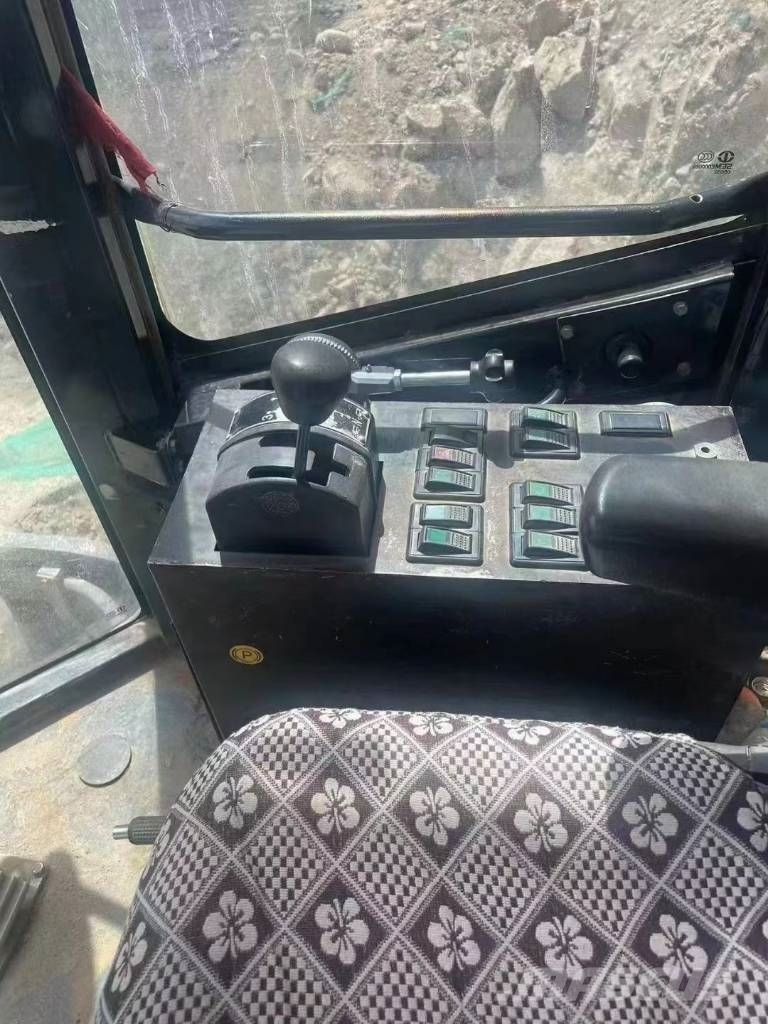 CAT/SEM 8220 compactor for south america country Tahačové válce
