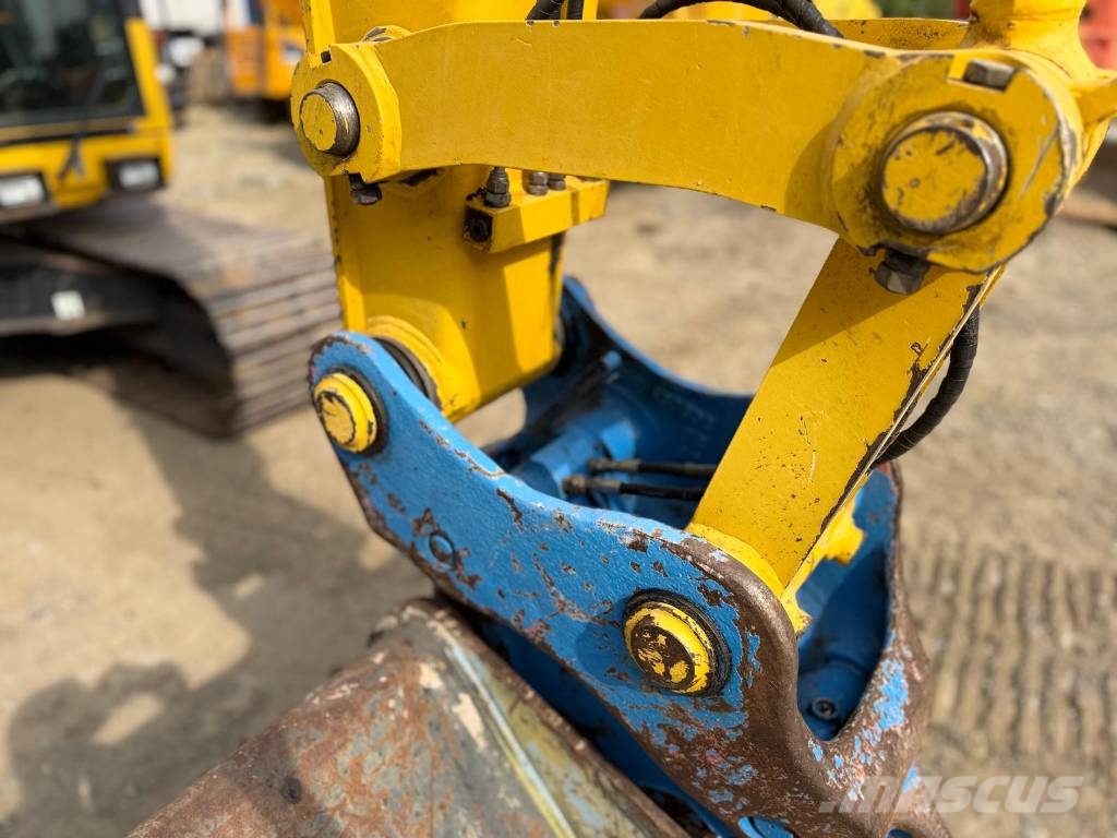 Komatsu PC 138 US-11 حفارات زحافة