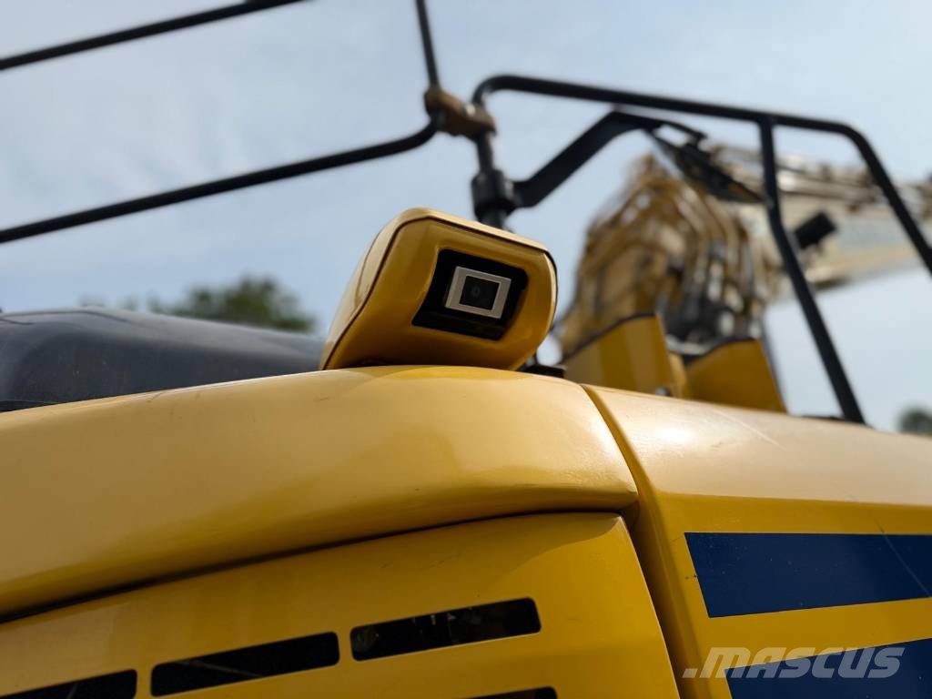 Komatsu PC 138 US-11 حفارات زحافة