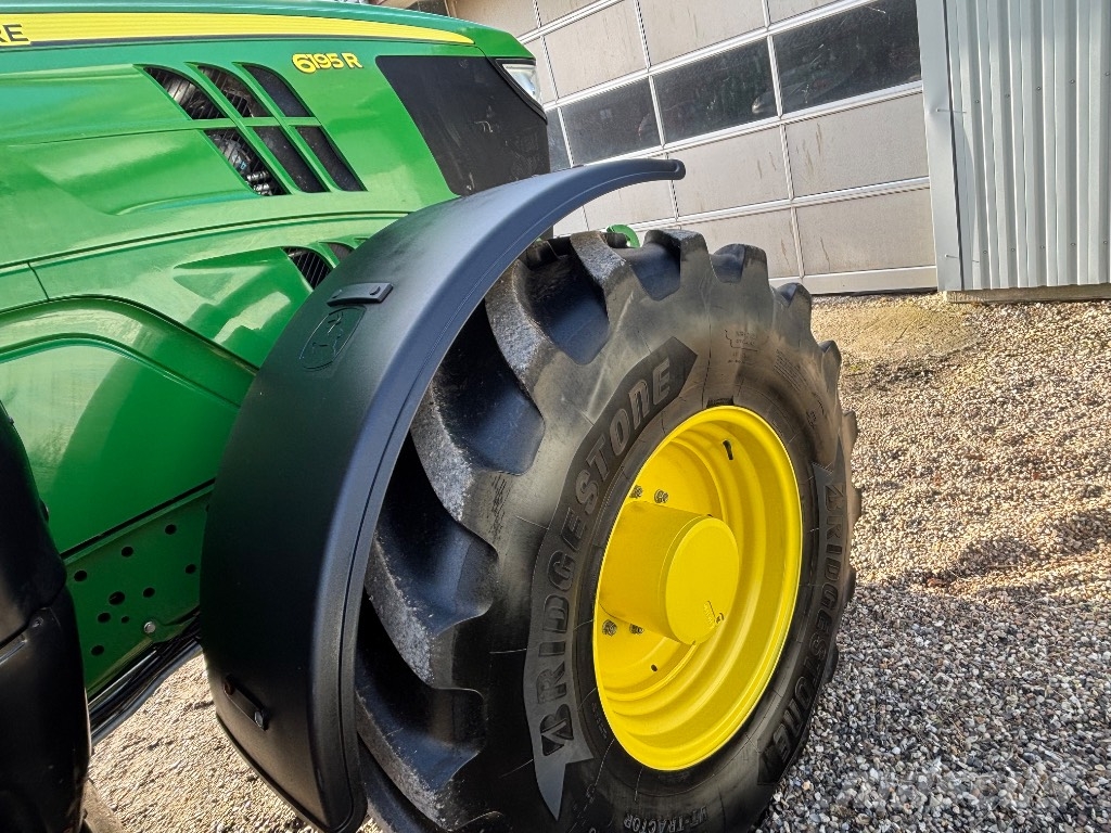 John Deere 6195 R Трактори