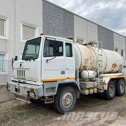 Astra BM64.26 con cisterna 13000 lt Tankbilar
