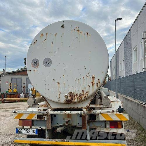 Astra BM64.26 con cisterna 13000 lt Tankbilar