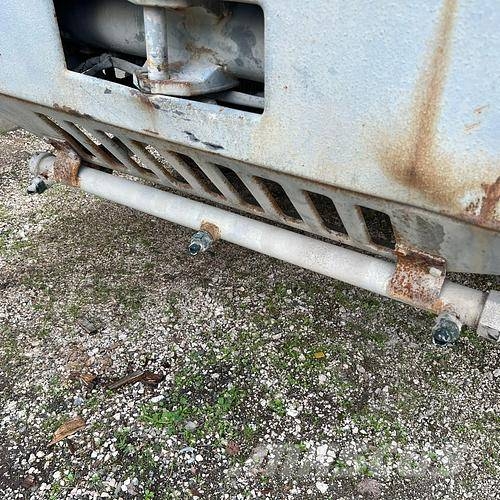 Astra BM64.26 con cisterna 13000 lt Tankbilar