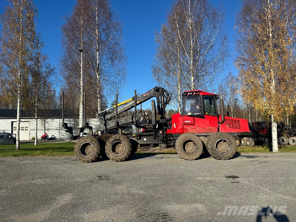 Komatsu 840.4 Форвардери